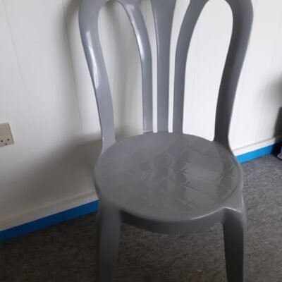 Plast stol grå